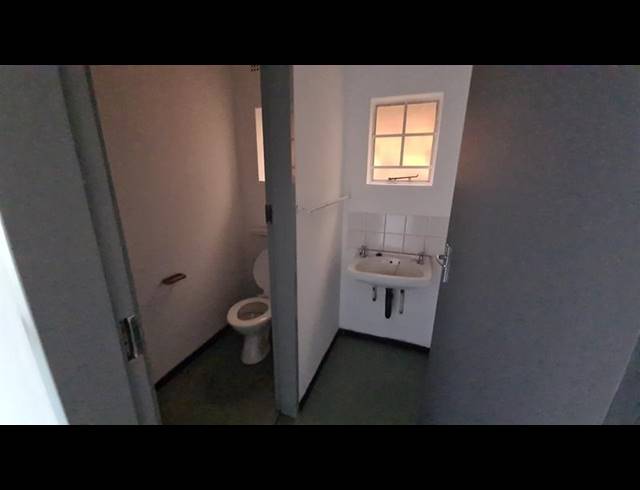 INDUSTRIAL PROPERTY TO RENT IN HALFWAY HOUSE